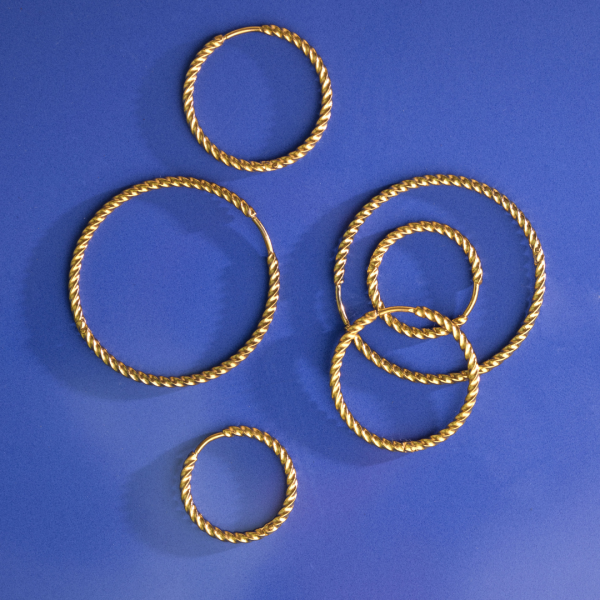 Twisted Hoops Medium Gold Mode – Bild 3